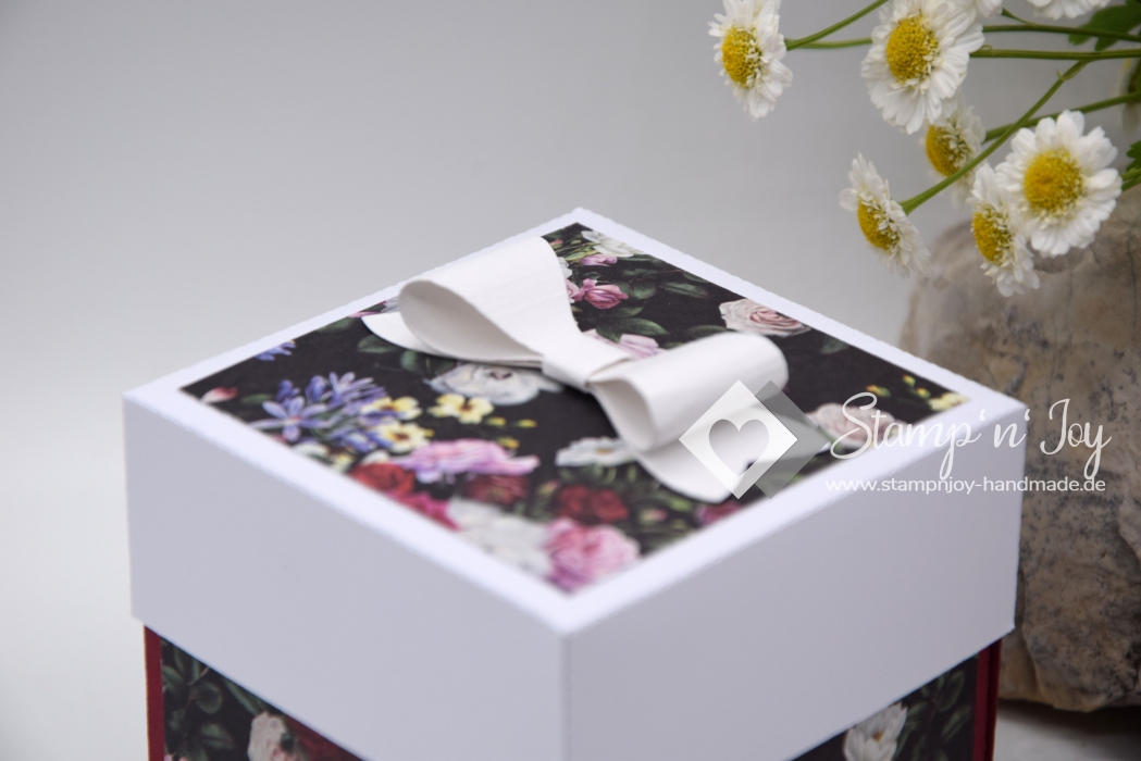 Explosionsbox Geburtstag personalisierbar | Geldgeschenk | Torte eckig l | Motiv: Blumen floral | rot weiß | Art. Nr. 02020203 20 60 30 50 40