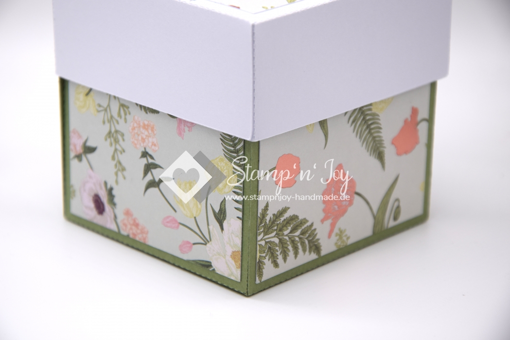 Explosionsbox Geburtstag personalisierbar ca. 7x7x7cm | Geldgeschenk | Torte eckig | Motiv: Blüten floral | olivgrün | Art. Nr. 02020609 20 60 30 70 40 50 80
