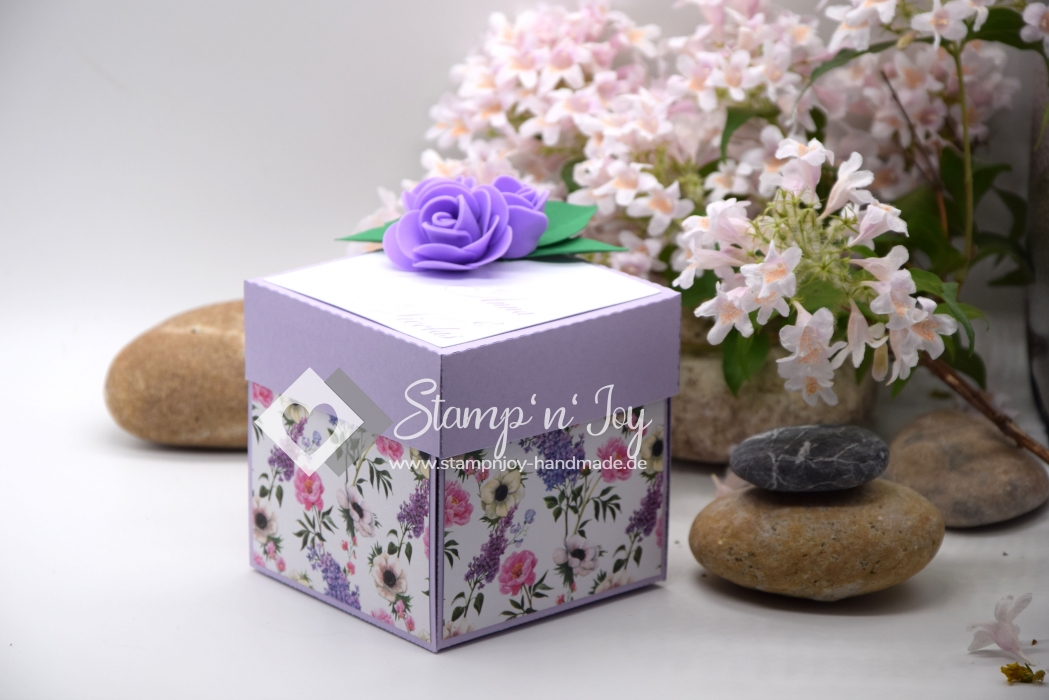 Explosionsbox Hochzeit ca. 9x9x9cm personalisierbar | Geldgeschenk | Torte rund | floral | flieder weiß | Art. Nr. 03020404