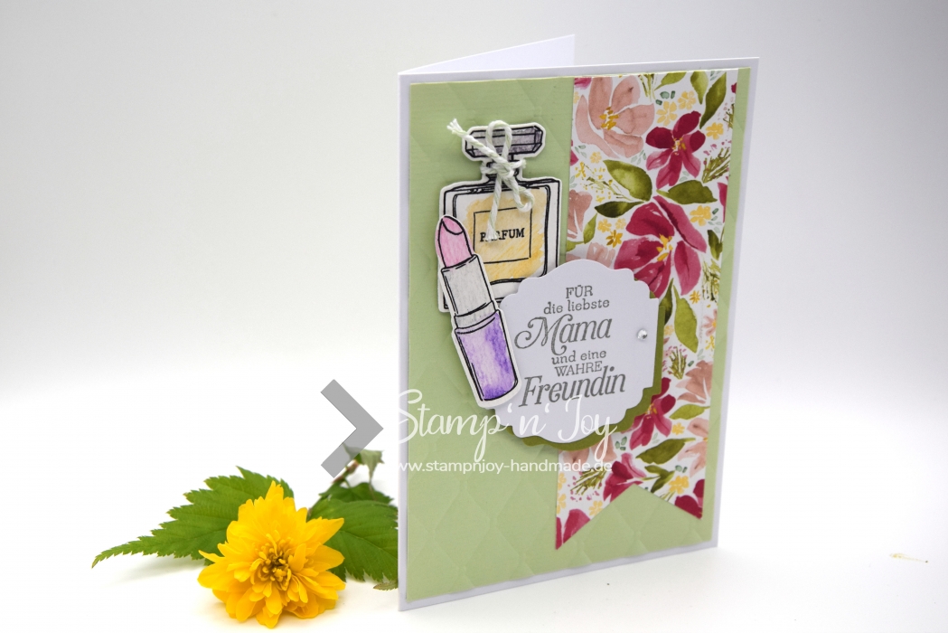 Karte Muttertag | Motiv: Parfüm Lippenstift Fahne Blüten Blumen | pastell frühlingsgrün | Art. Nr. 06000602