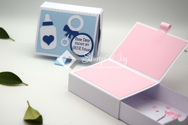 Geldgeschenkbox Baby Geburt | Matchbox | Motiv: Babyrassel Babyflasche | rosa oder blau