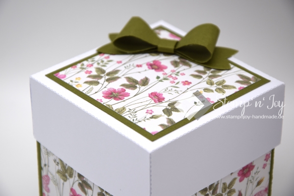 Explosionsbox Runder Geburtstag personalisierbar | Geldgeschenk | Torte eckig | Motiv: Blüten floral | olivgrün pink | Art. Nr. 02020608 20 60 70