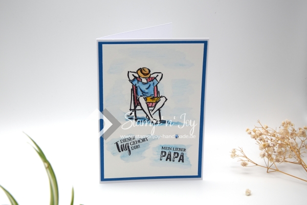Karte Vatertag | Geburtstagskarte | Motiv: Mann in der Liege | blau | Art. Nr. 05000503