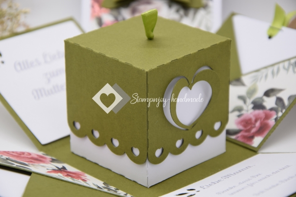 Explosionsbox Muttertag/ Runder Geburtstag | Geldgeschenk | Herzschachtel | Motiv: Blüten floral | olivgrün weiß | Art. Nr. 06020601